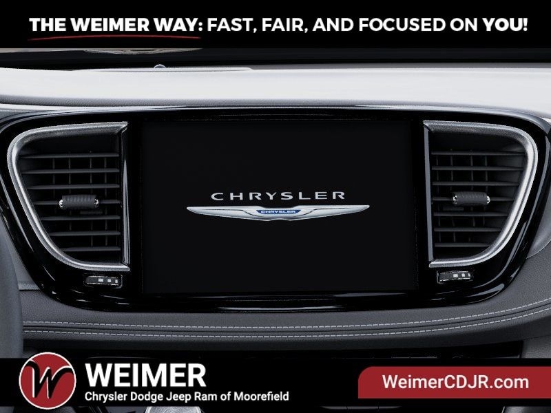 New 2025 Chrysler Pacifica Select - photo - 17
