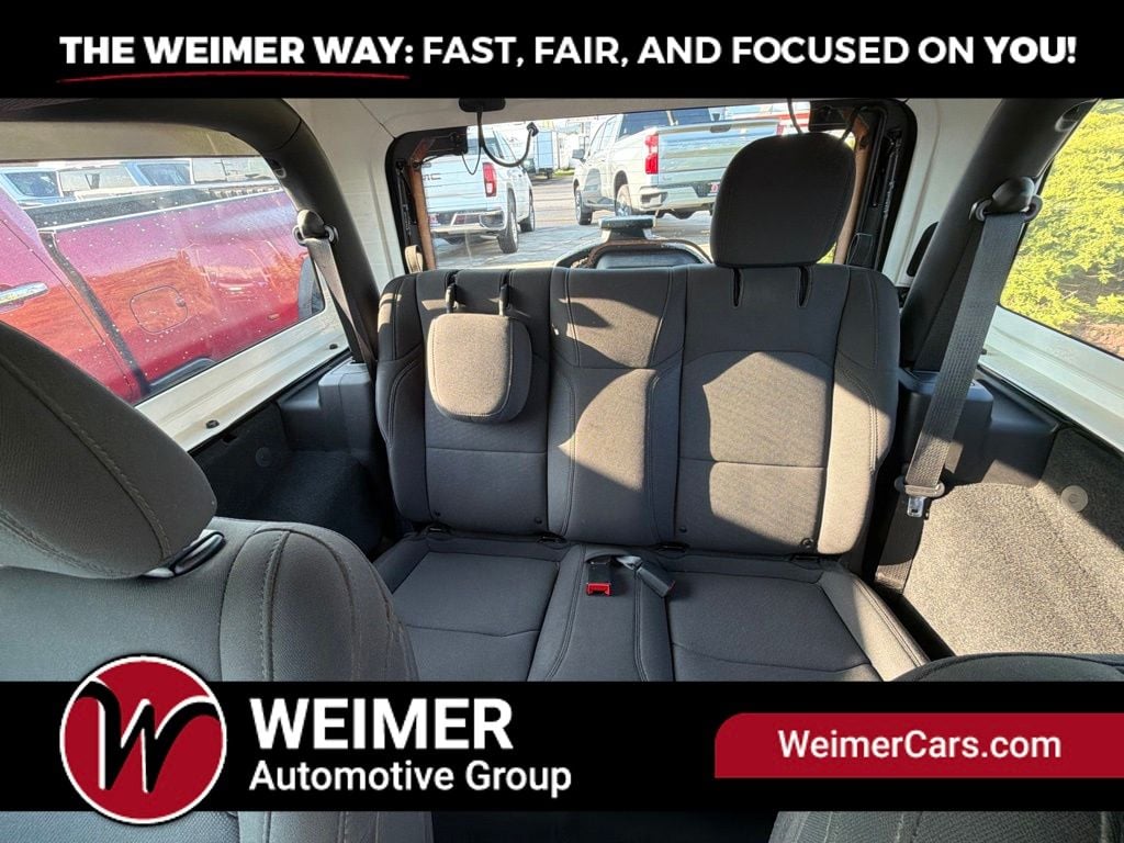 Pre-Owned 2022 Jeep Wrangler Sport - photo - 7