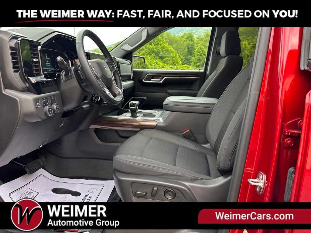 Pre-Owned 2024 Chevrolet Silverado 1500 LT Trail Boss - photo - 9