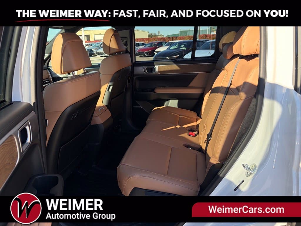 Pre-Owned 2025 Hyundai Santa Fe Hybrid Limited - photo - 18