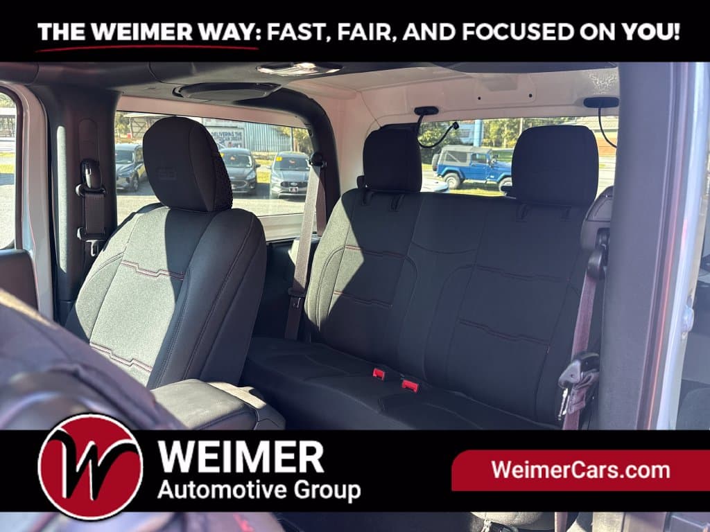 Pre-Owned 2023 Jeep Wrangler Sport - photo - 8