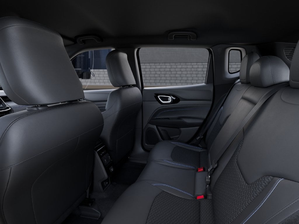New 2026 Jeep Compass Latitude - photo - 22