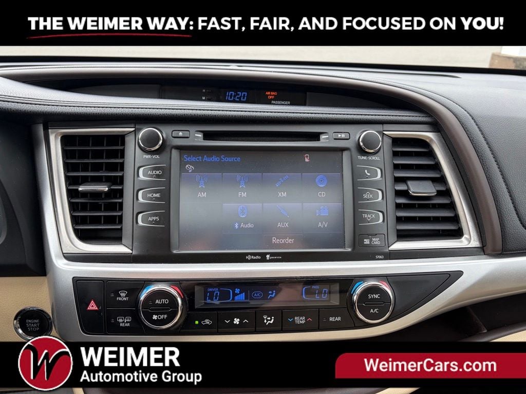 Pre-Owned 2015 Toyota Highlander XLE V6 - photo - 31