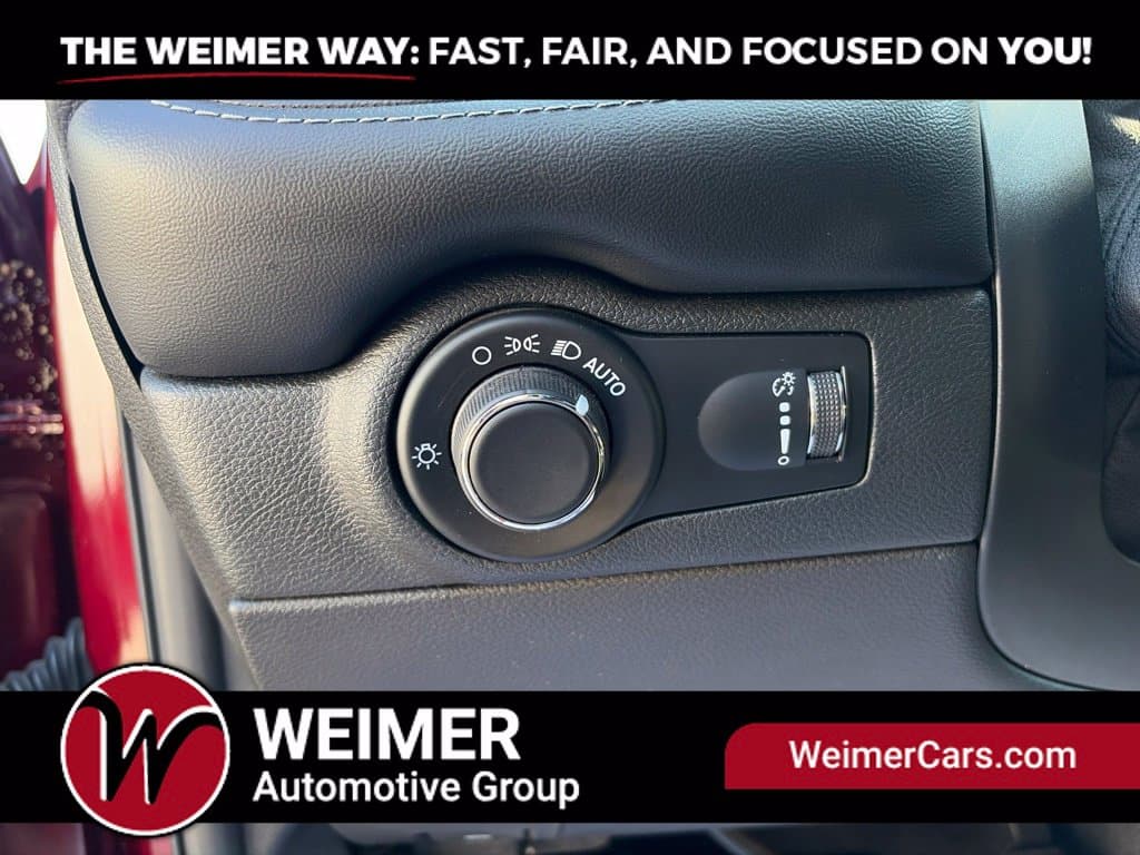 Pre-Owned 2023 Dodge Durango SXT - photo - 23
