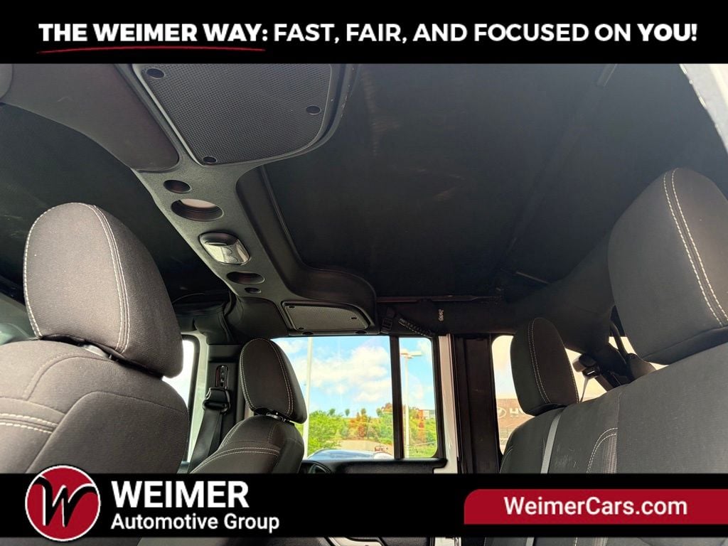Pre-Owned 2017 Jeep Wrangler Unlimited Sahara - photo - 20