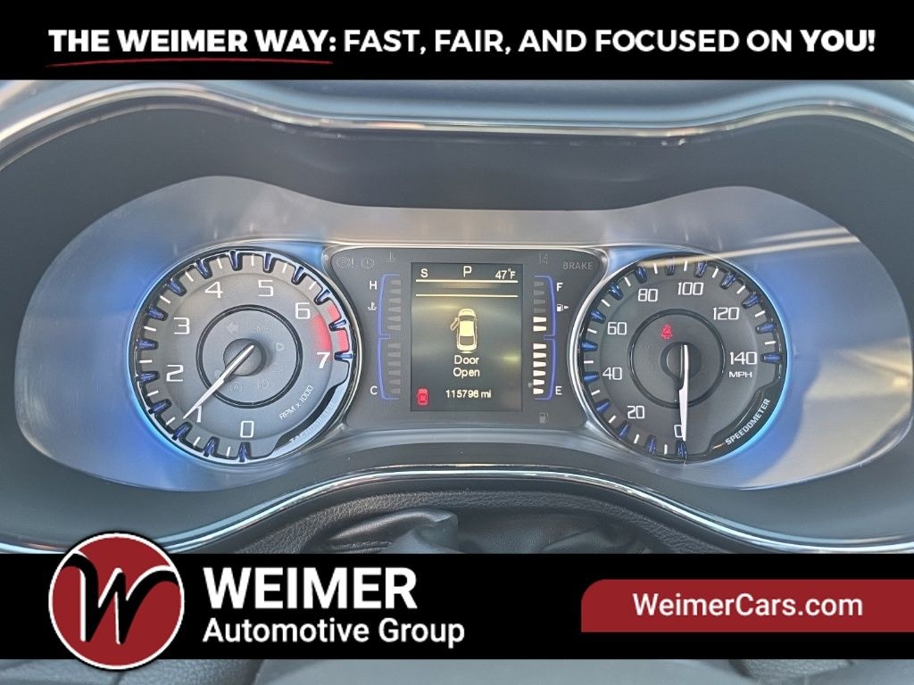Pre-Owned 2015 Chrysler 200 S - photo - 13