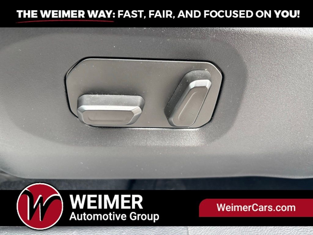 Pre-Owned 2024 Jeep Wrangler Sahara - photo - 15