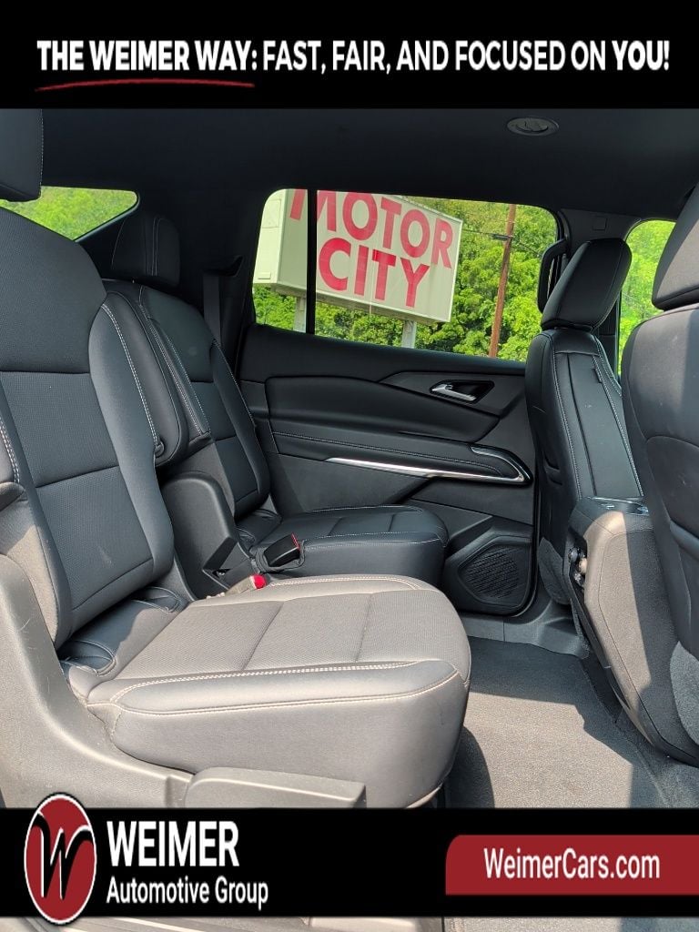 Pre-Owned 2025 Chevrolet Traverse LT - photo - 16