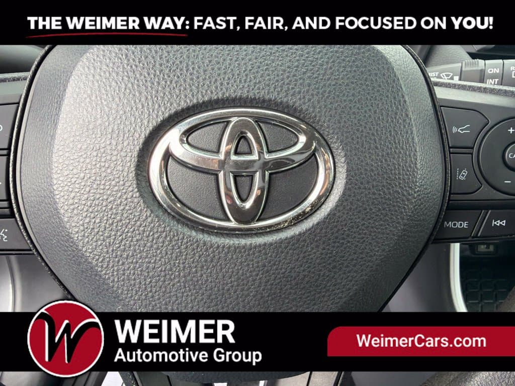 Pre-Owned 2024 Toyota RAV4 XLE - photo - 31