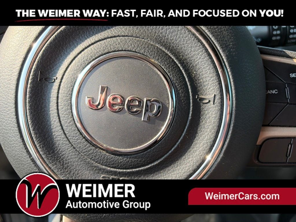Pre-Owned 2015 Jeep Renegade Limited - photo - 23