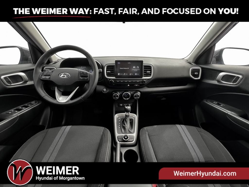 New 2025 Hyundai Venue SEL - photo - 12