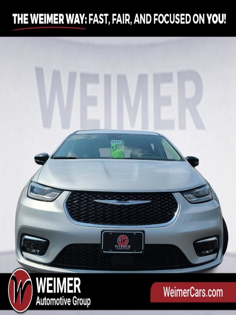 Pre-Owned 2024 Chrysler Pacifica Touring L - photo - 9