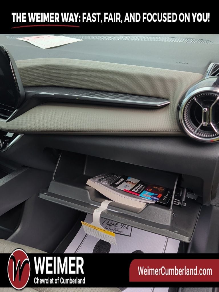 New 2027 Chevrolet Equinox LT - photo - 17