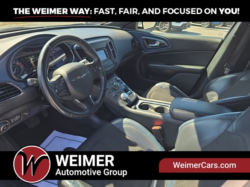 Pre-Owned 2015 Chrysler 200 S - photo - 17