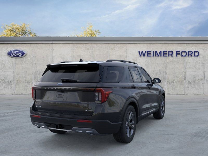 New 2025 Ford Explorer Active - photo - 7