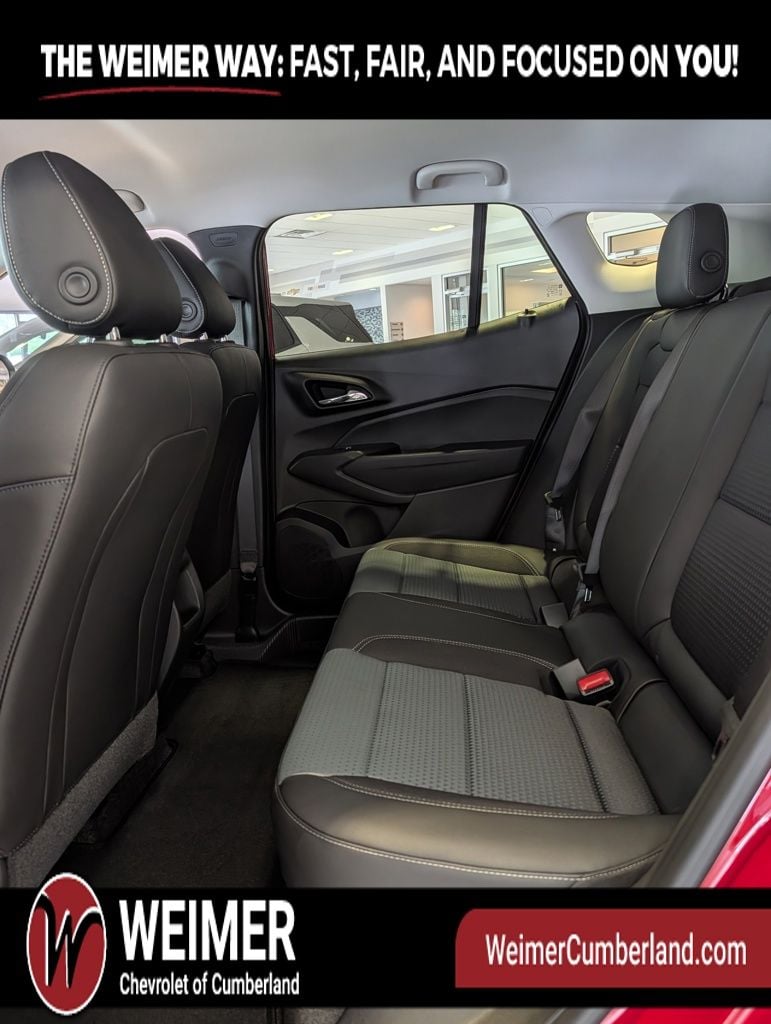 New 2026 Chevrolet Trax LT - photo - 10