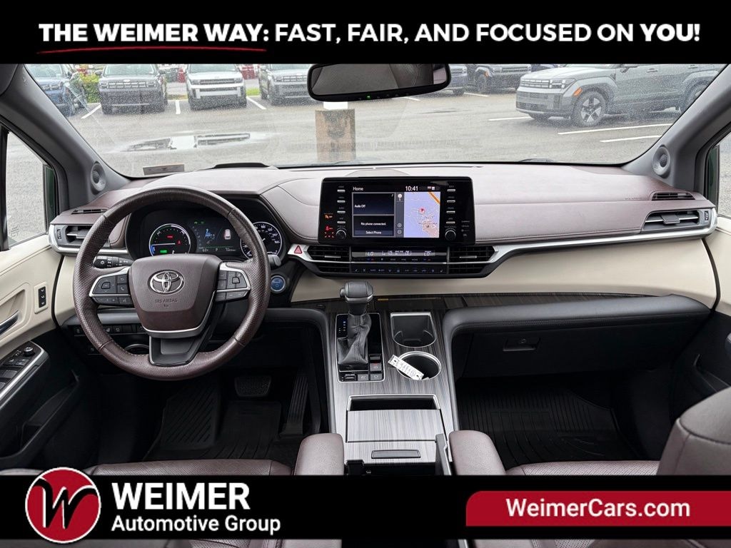 Pre-Owned 2021 Toyota Sienna Platinum - photo - 12