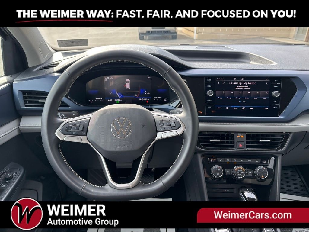 Pre-Owned 2024 Volkswagen Taos 1.5T SE - photo - 10