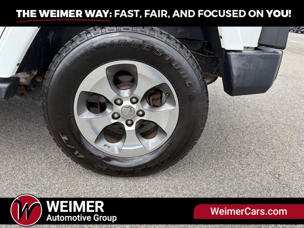 Pre-Owned 2017 Jeep Wrangler Unlimited Sahara - photo - 11