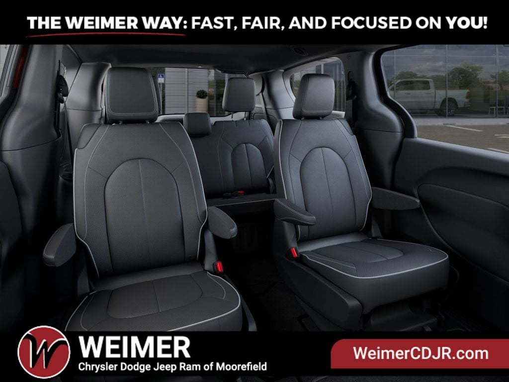 New 2027 Chrysler Pacifica Limited - photo - 14