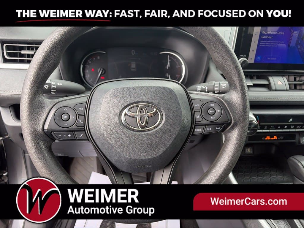 Pre-Owned 2024 Toyota RAV4 XLE - photo - 29