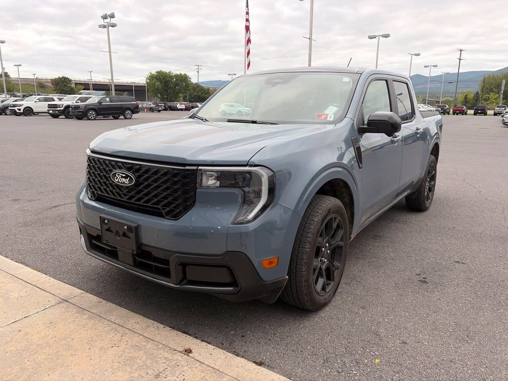 Pre-Owned 2025 Ford Maverick Lariat - photo - 0