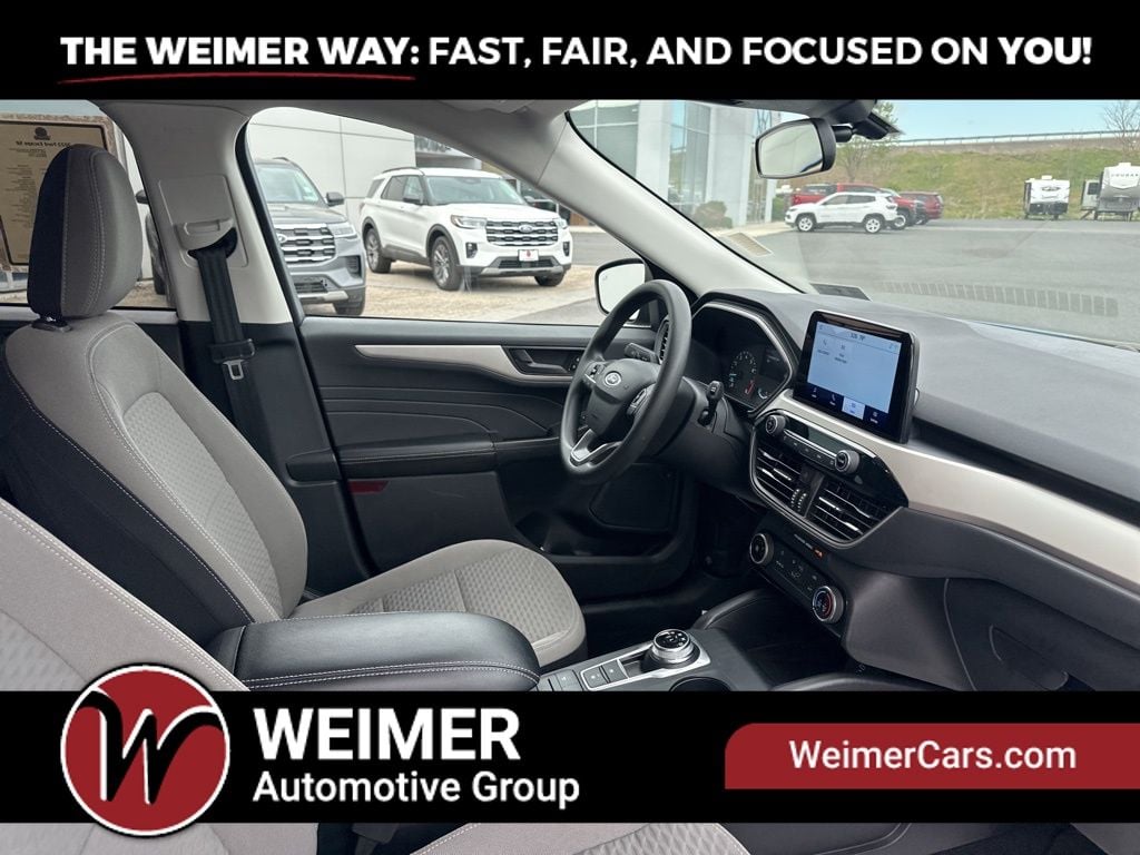 Pre-Owned 2022 Ford Escape SE - photo - 49
