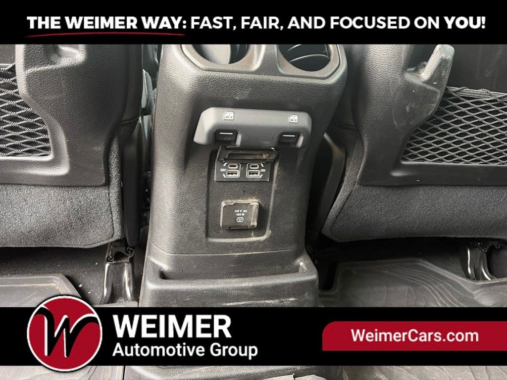 Pre-Owned 2024 Jeep Wrangler Sahara - photo - 14
