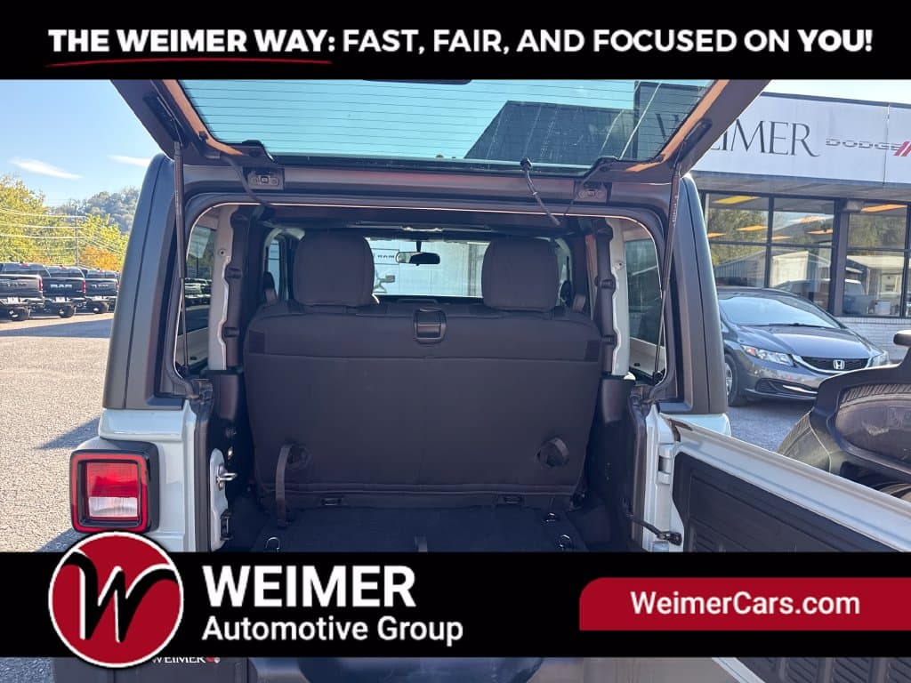 Pre-Owned 2023 Jeep Wrangler Sport - photo - 11