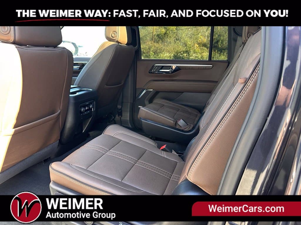 Pre-Owned 2025 Chevrolet Suburban High Country - photo - 22