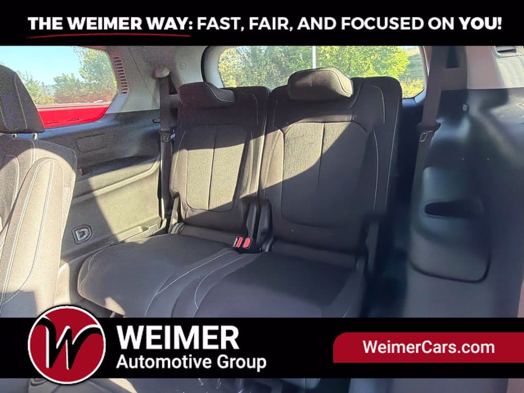 Pre-Owned 2024 Jeep Grand Cherokee L Laredo - photo - 9