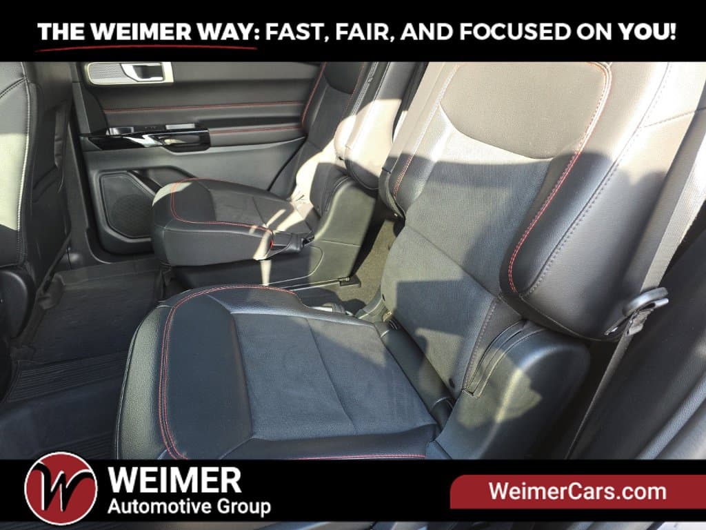 Pre-Owned 2023 Ford Explorer ST-Line - photo - 12
