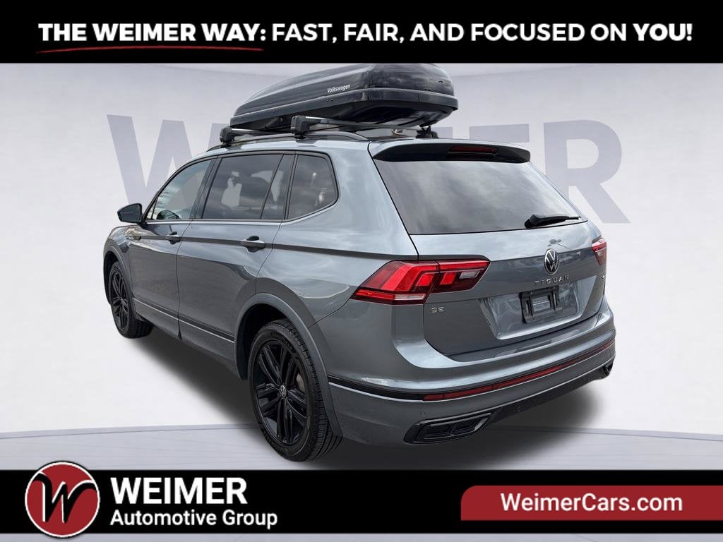Pre-Owned 2022 Volkswagen Tiguan 2.0T SE R-Line Black - photo - 2