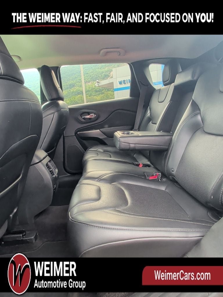 Pre-Owned 2019 Jeep Cherokee Limited - photo - 12