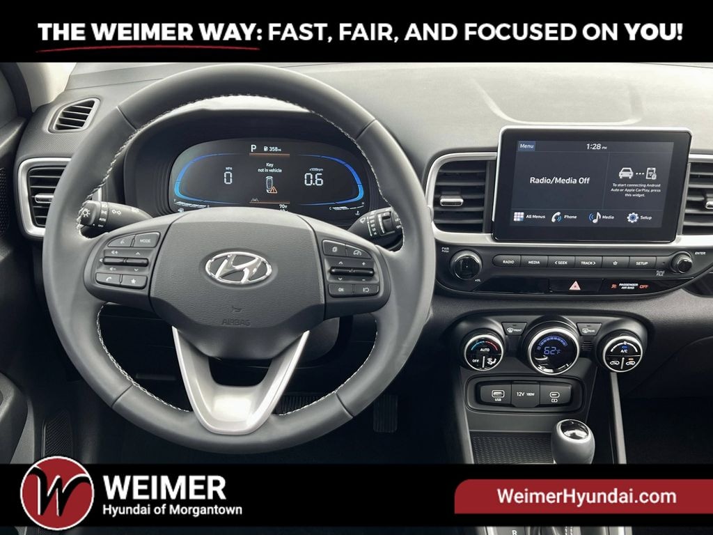 New 2025 Hyundai Venue SEL - photo - 16