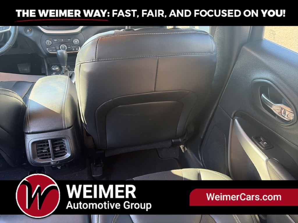 Pre-Owned 2018 Jeep Cherokee Latitude Plus - photo - 24