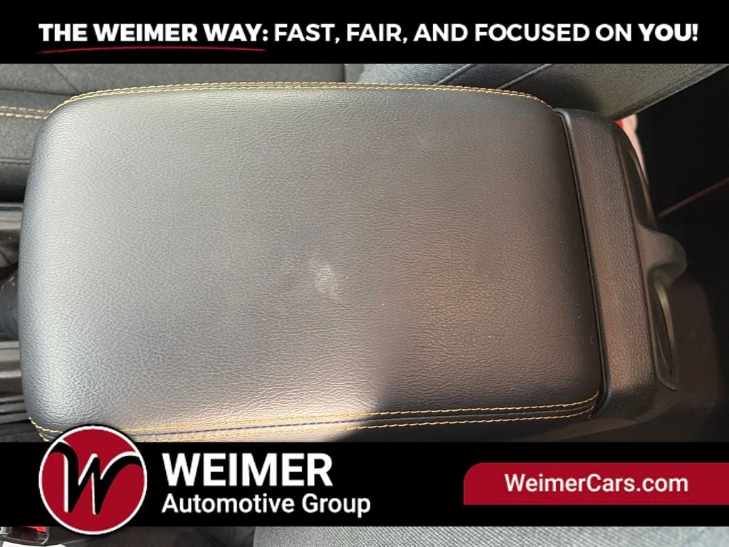 Pre-Owned 2024 Jeep Wrangler Sahara - photo - 38