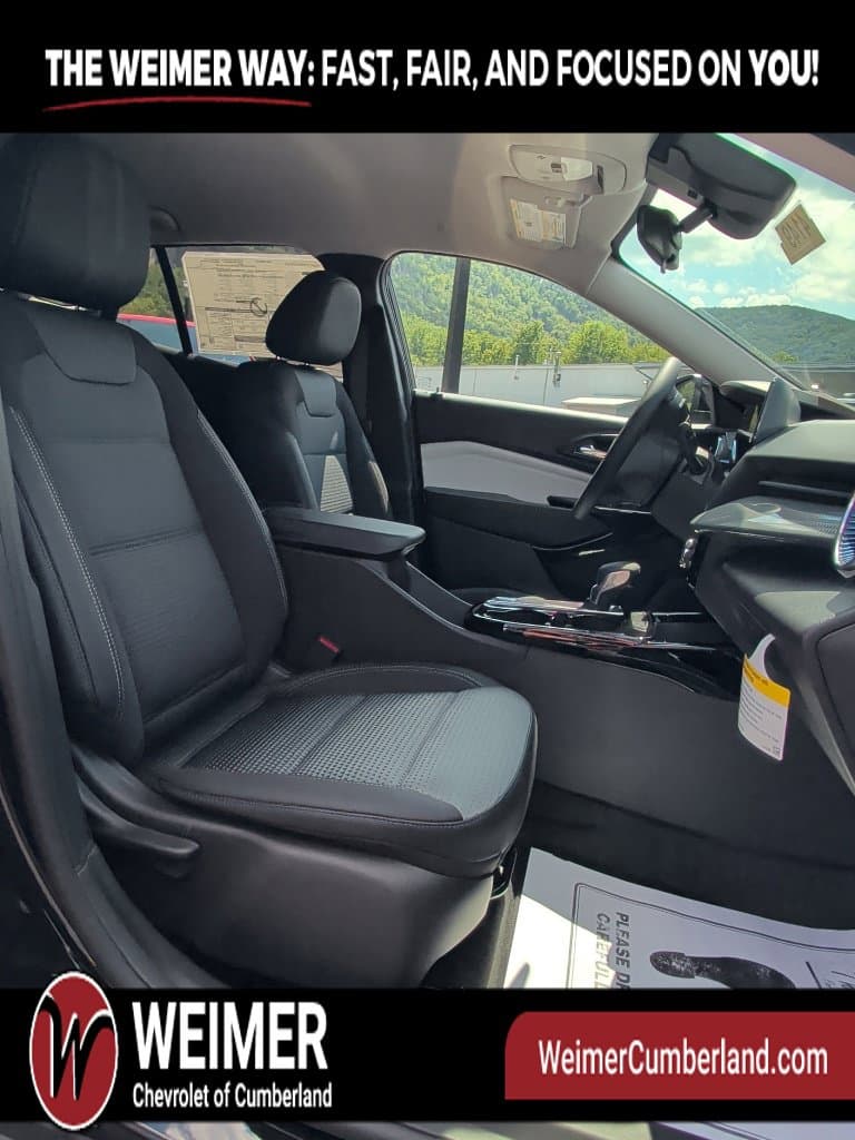 New 2026 Chevrolet Trax LT - photo - 14