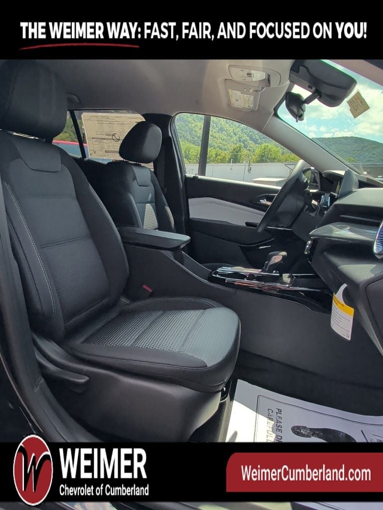 New 2026 Chevrolet Trax LT - photo - 14