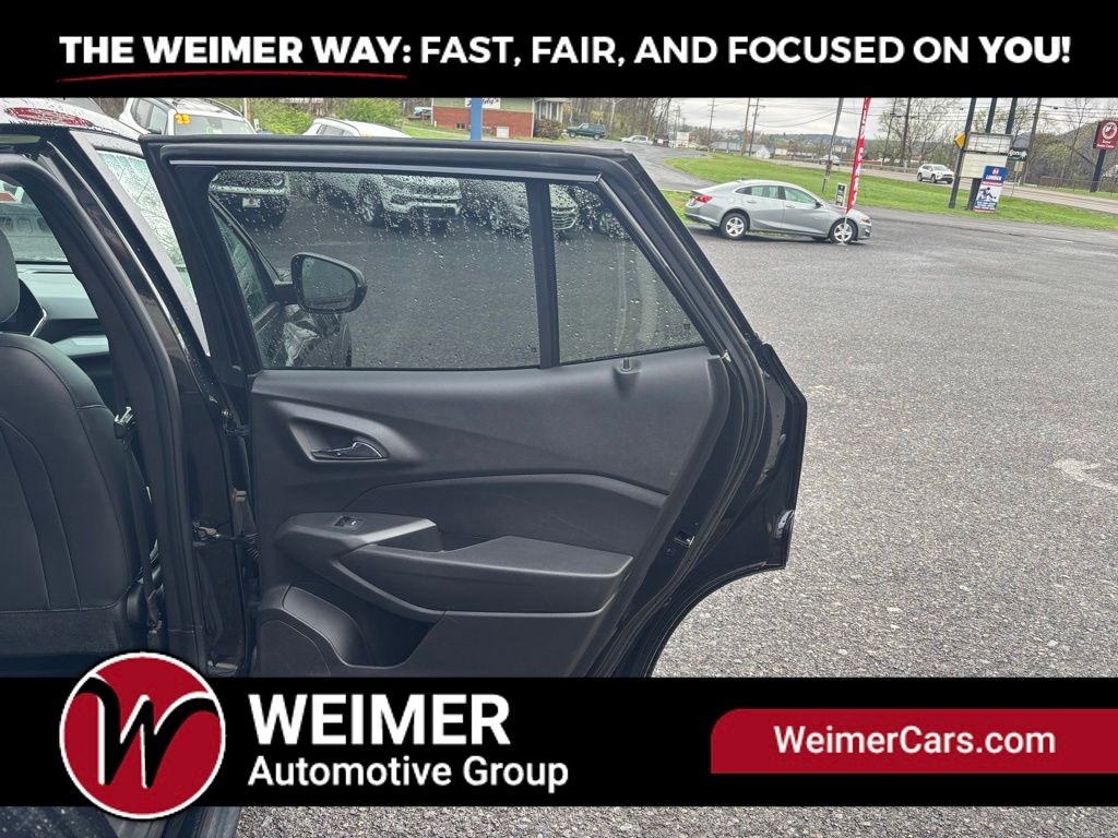 Pre-Owned 2024 Chevrolet Trax LT - photo - 26