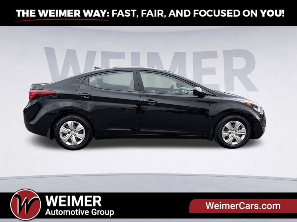 Pre-Owned 2016 Hyundai Elantra SE - photo - 5