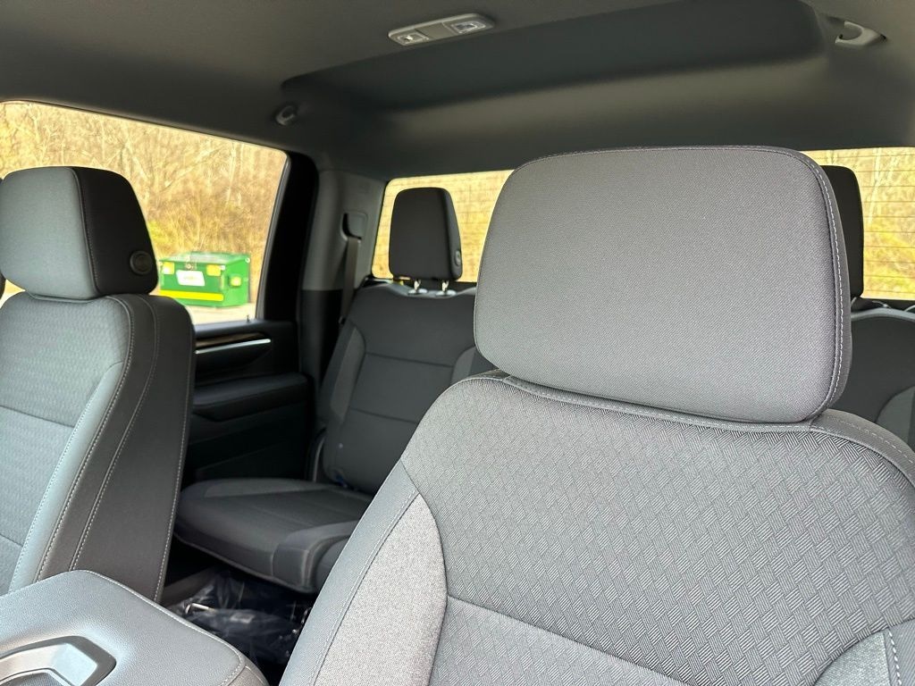 New 2025 Chevrolet Silverado 2500HD LT - photo - 17
