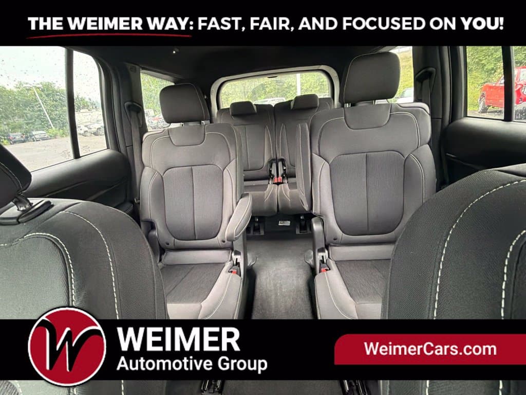 Pre-Owned 2025 Jeep Grand Cherokee L Laredo - photo - 32
