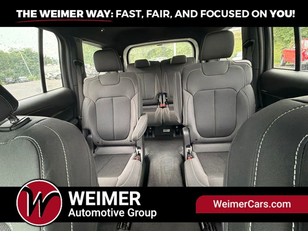 Pre-Owned 2025 Jeep Grand Cherokee L Laredo - photo - 32