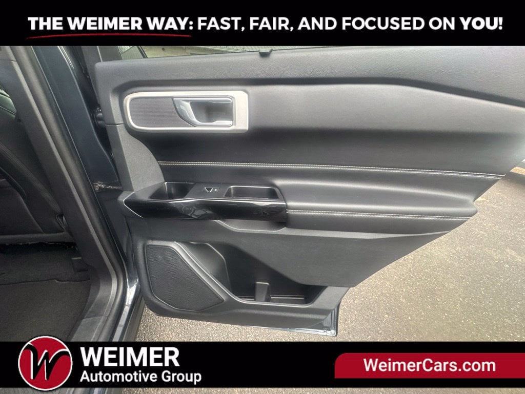 Pre-Owned 2022 Ford Explorer ST - photo - 17