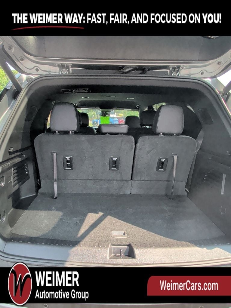 Pre-Owned 2026 Chevrolet Traverse LT - photo - 15