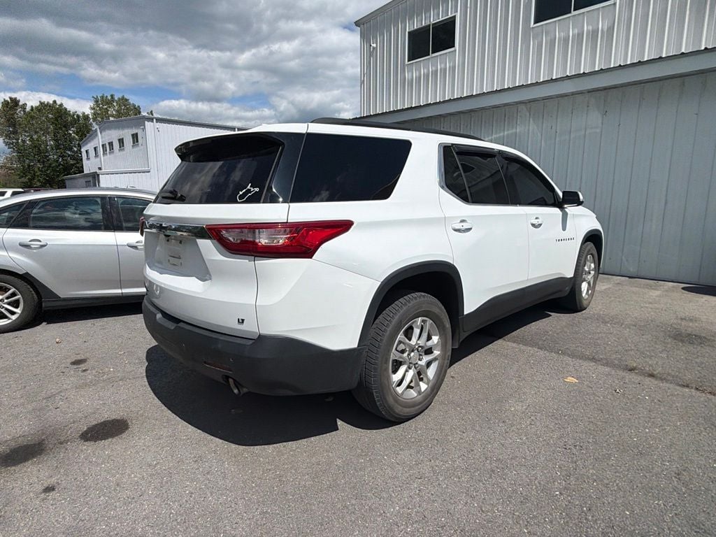 Pre-Owned 2020 Chevrolet Traverse LT - photo - 3