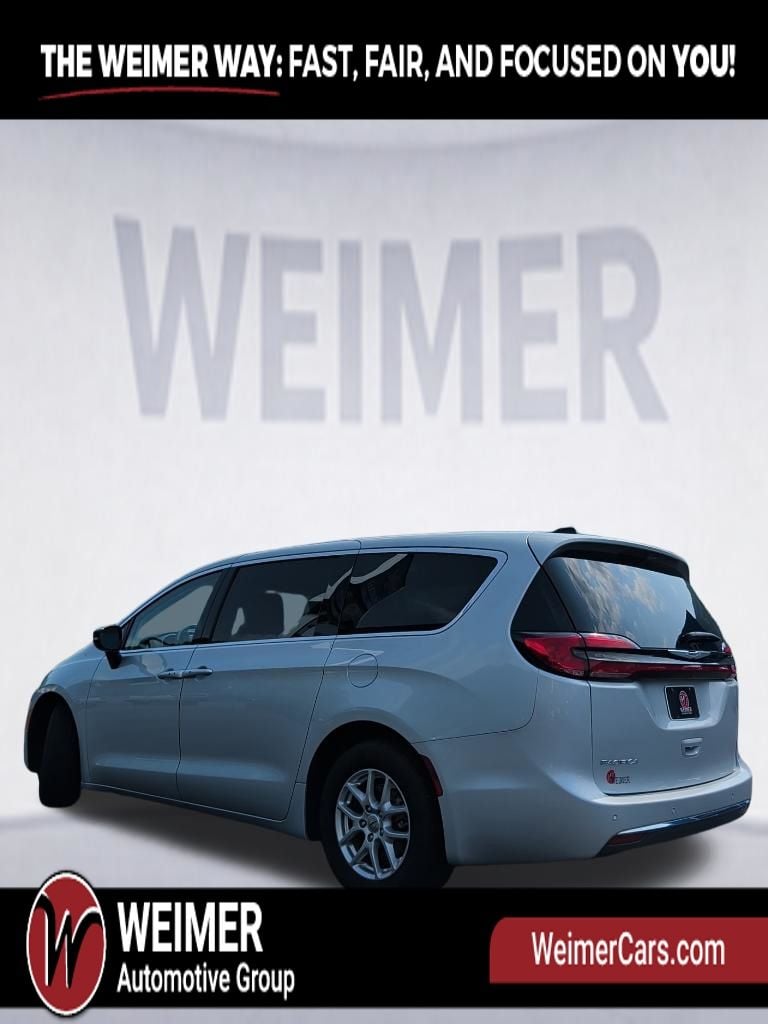 Pre-Owned 2024 Chrysler Pacifica Touring L - photo - 2