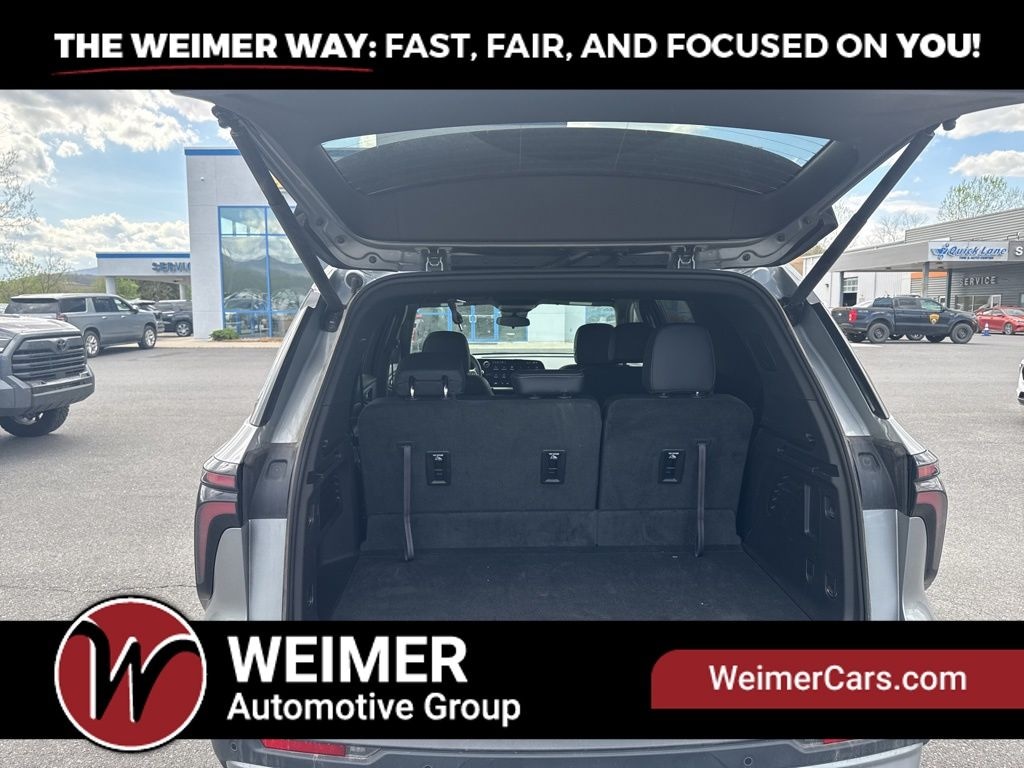 Pre-Owned 2025 Chevrolet Traverse LT - photo - 5