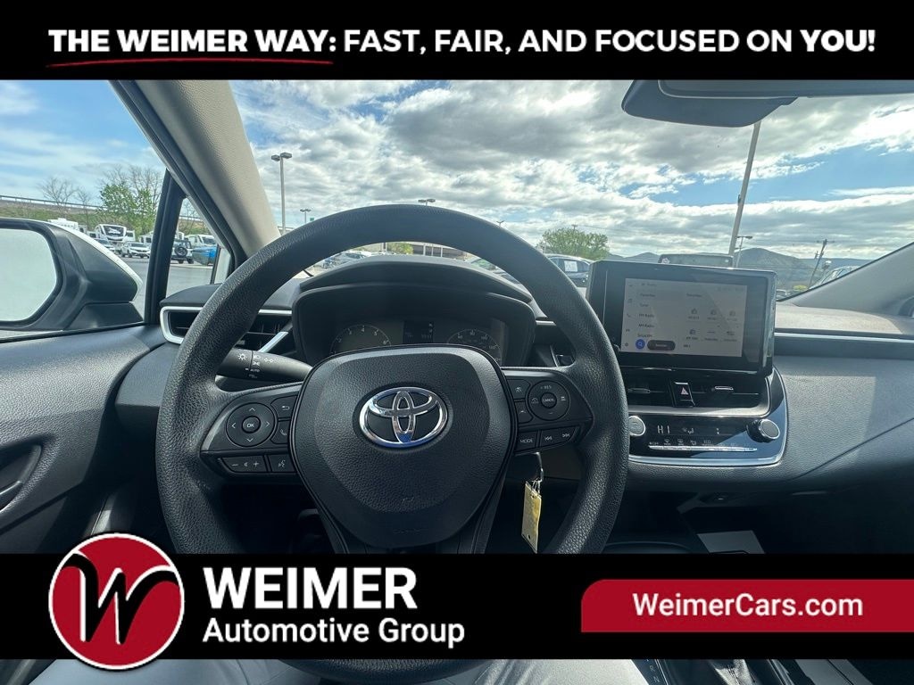 Pre-Owned 2023 Toyota Corolla LE - photo - 15
